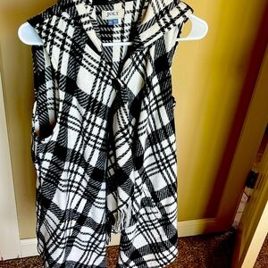 Plaid wool sleeveless cardigan with hood
